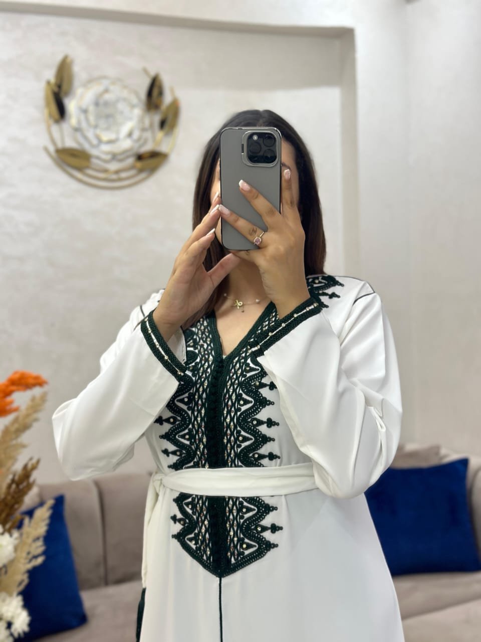 قفطان حريري بقصّة عصرية